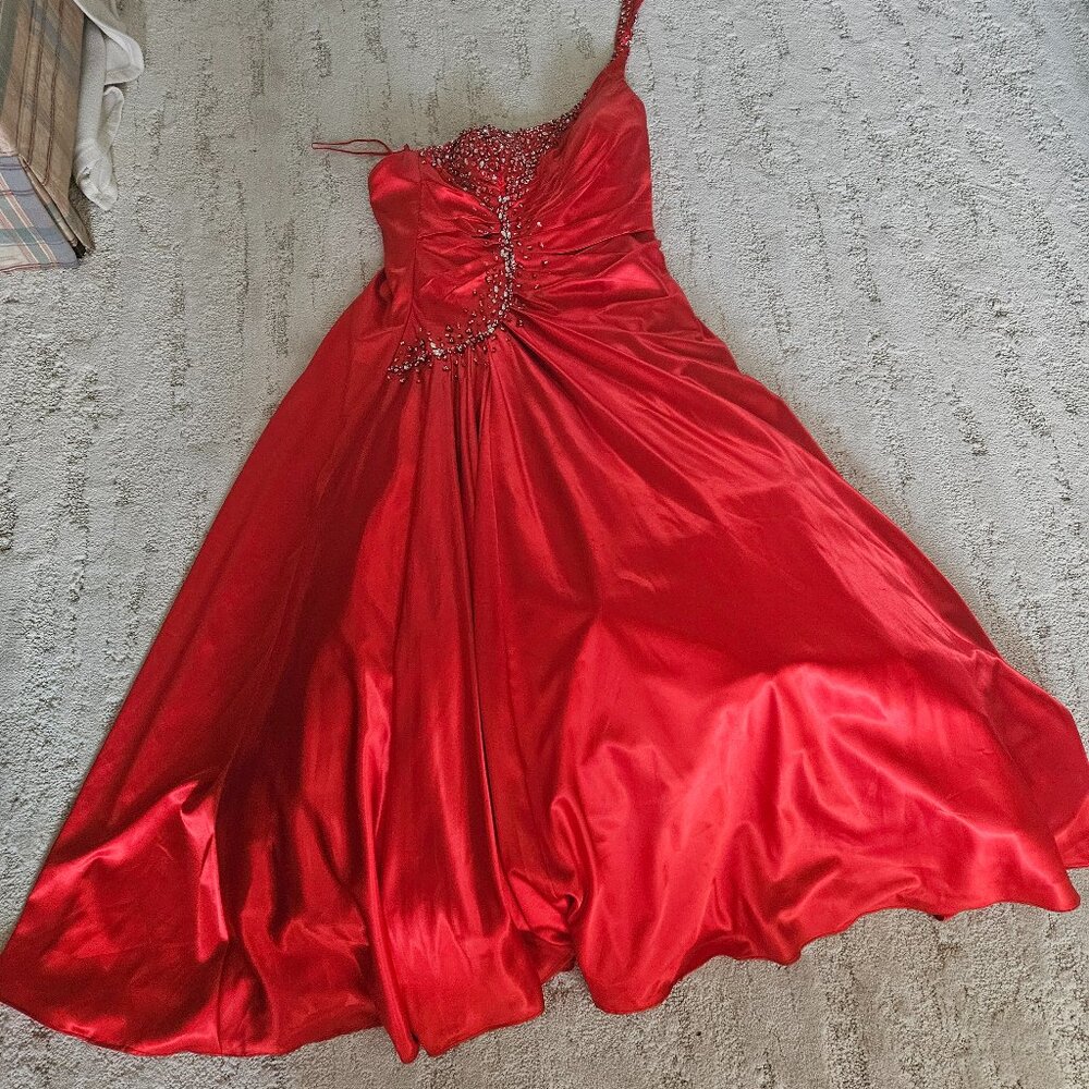 Red prom dress - Size 16